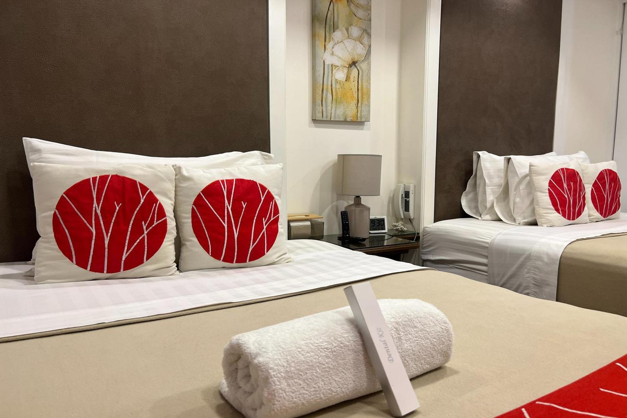 Khotel Near T3 Airport Пасай Екстериор снимка