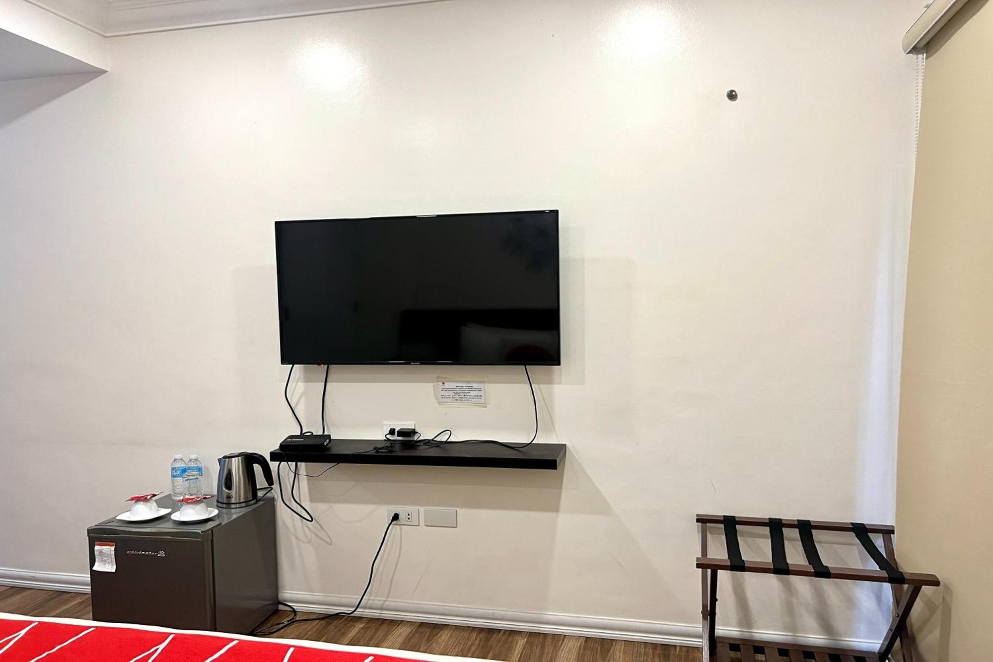 Khotel Near T3 Airport Пасай Екстериор снимка