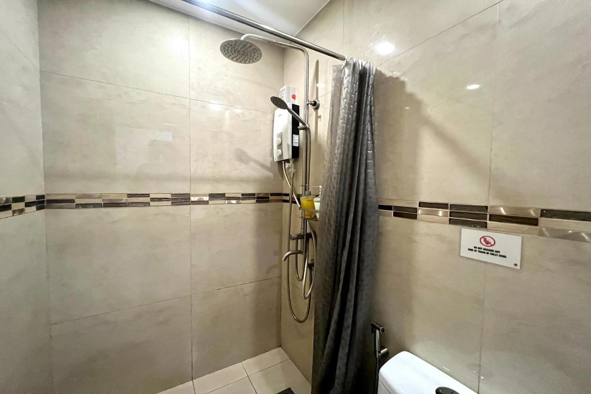 Khotel Near T3 Airport Пасай Екстериор снимка