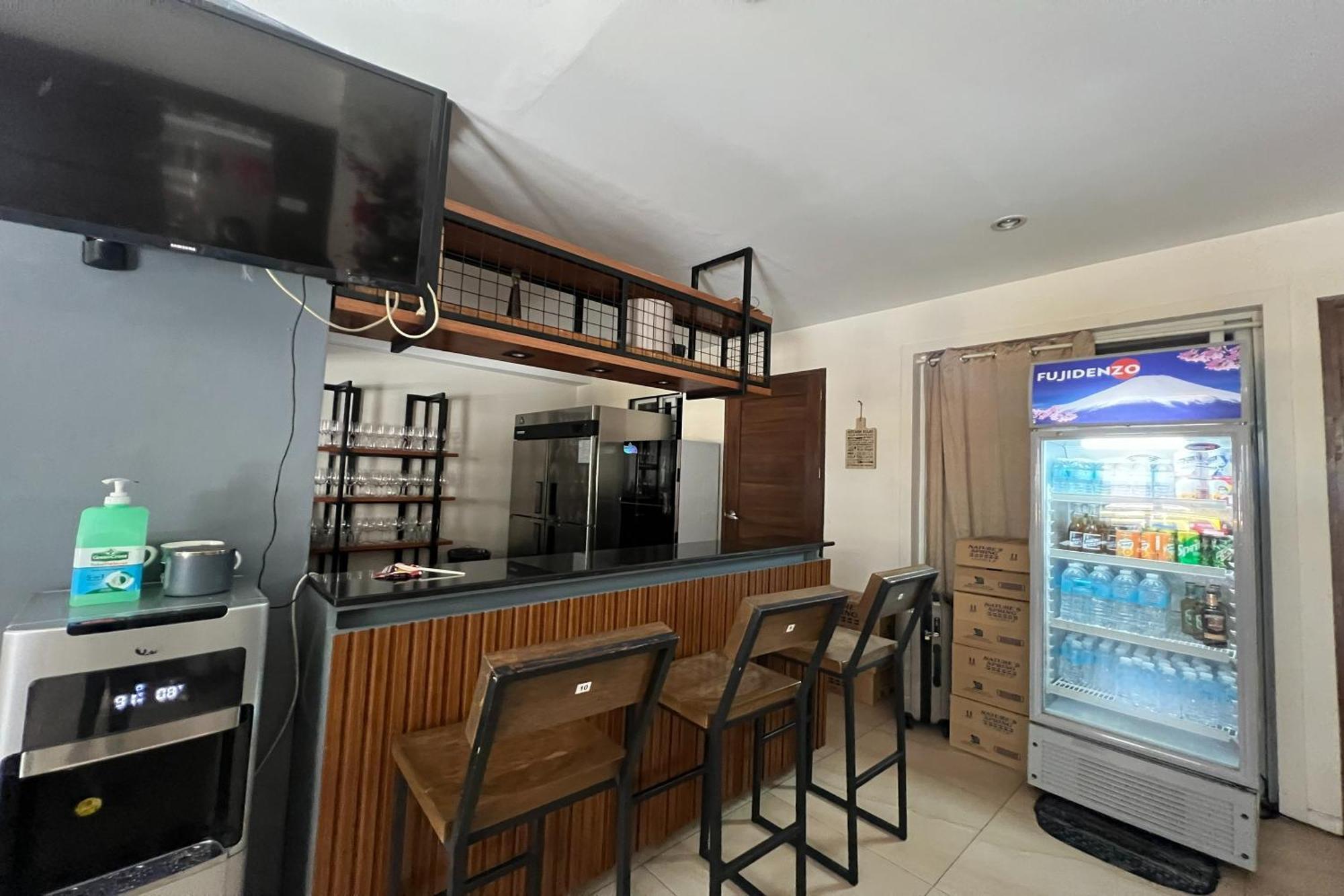 Khotel Near T3 Airport Пасай Екстериор снимка