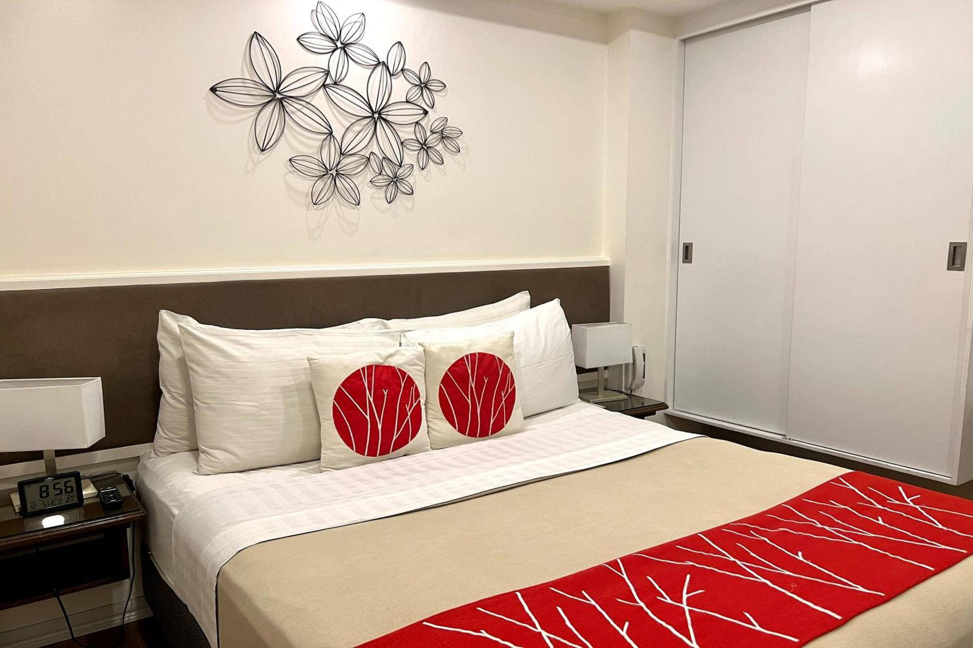 Khotel Near T3 Airport Пасай Екстериор снимка
