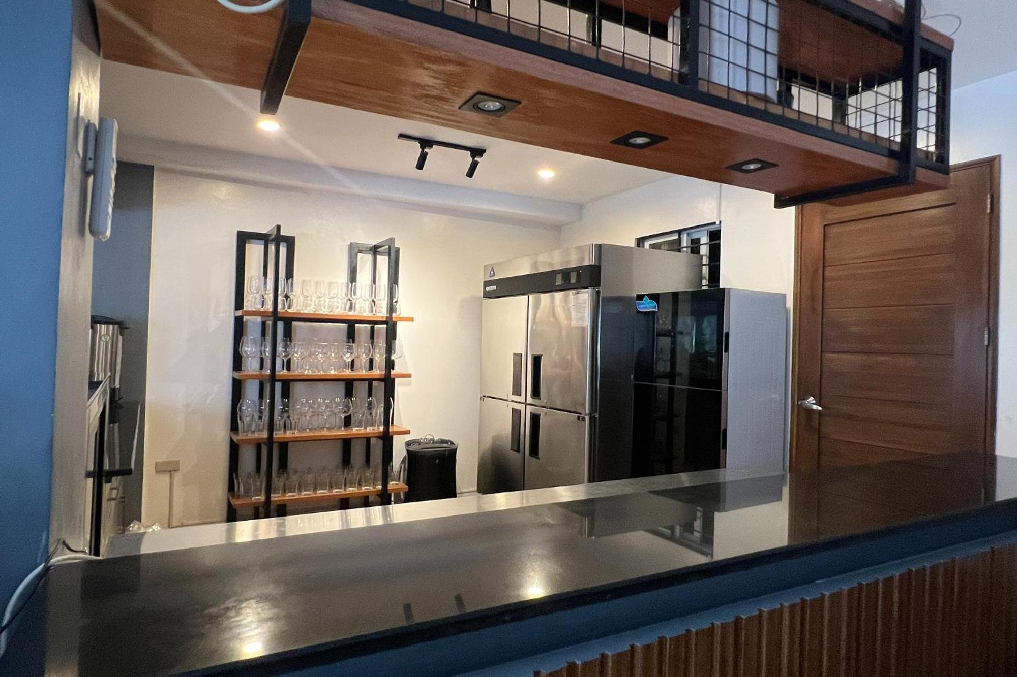Khotel Near T3 Airport Пасай Екстериор снимка