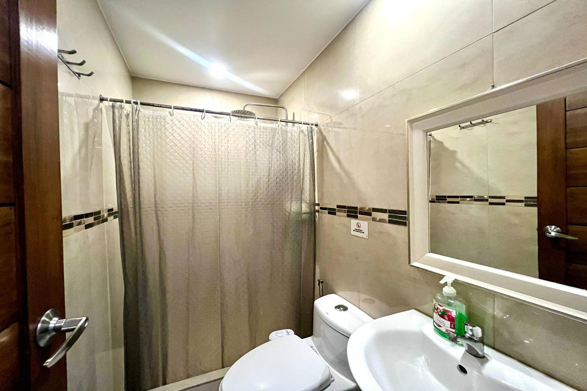 Khotel Near T3 Airport Пасай Екстериор снимка