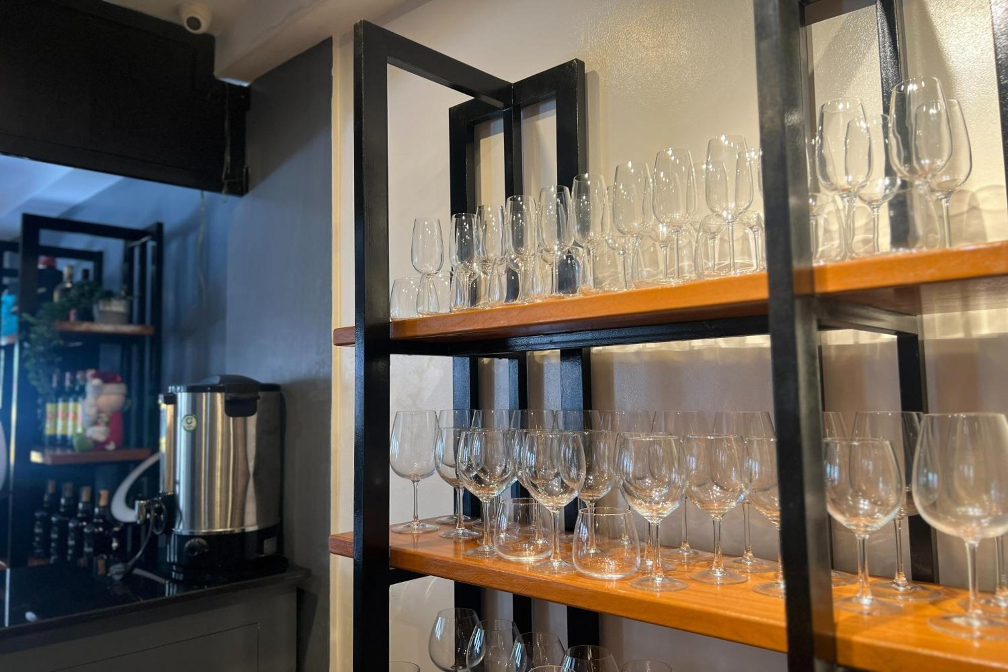 Khotel Near T3 Airport Пасай Екстериор снимка